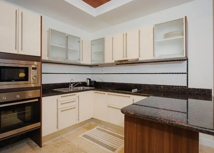 Seaview Condo With Large Pool - Bap1